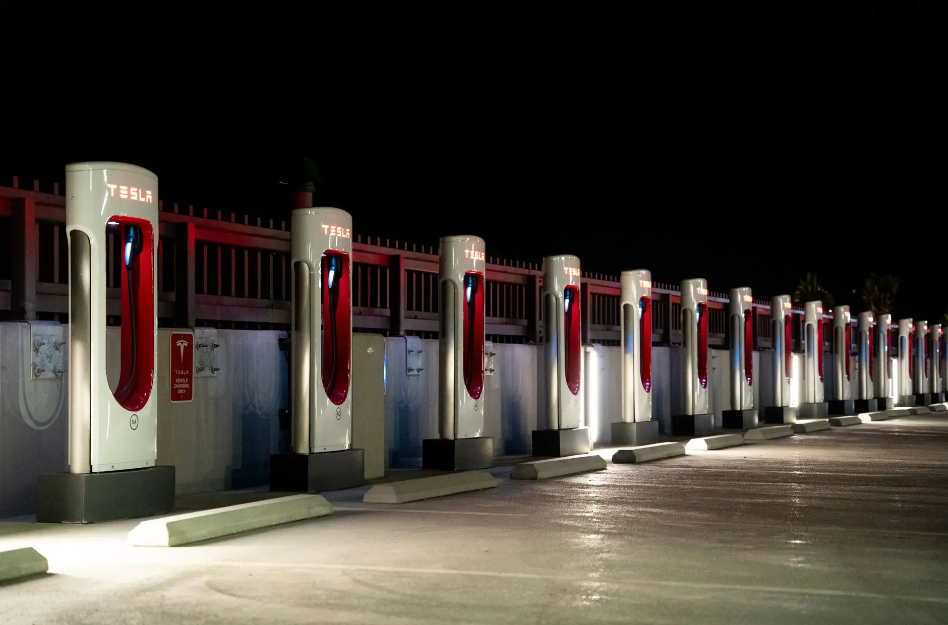 上海崧霏贸易日用百货批发：保鲜膜与保鲜袋系列型号参数对比