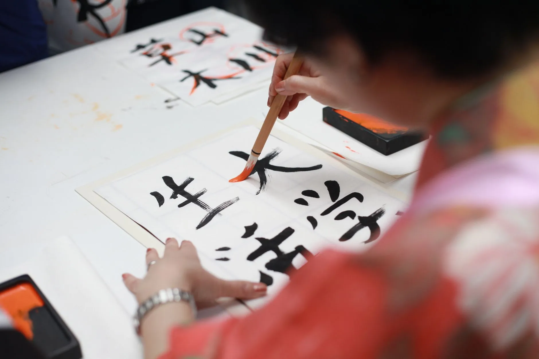 保鲜膜与保鲜袋批发采购对比：家居耗材品类如何满足商超与家庭客户需求