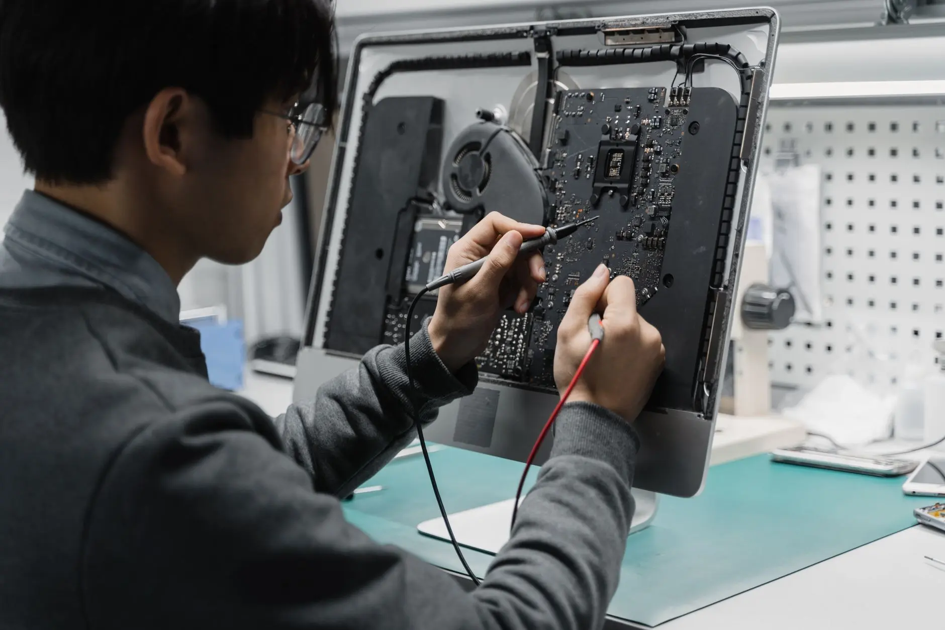 上海崧霏贸易解析：商超日用百货与家居清洁用品的批发供应链方案